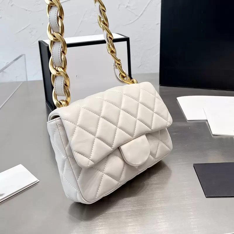 2022Ss 20CM Classic Mini Flap Peach Black White Bags Thick Gold Chain GHW Shoulder Turn Lock Purse Luxury Designer France Womens Quilted Outdoor Sac