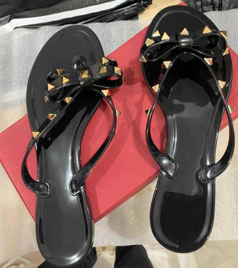 

Women Designers Luxurys Sandals Rivet Brand Bow Knot Flat Slippers Sandal Studded Girl Jelly Platform Slides Lady Flip Flops with Box 35-41, Black