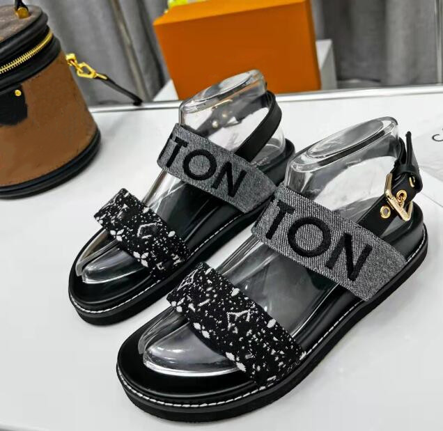 

Fashion Shoes Women Platform flat high quality sandals fashionable and comfortable Denim fabrics Canvas Slippers, Red