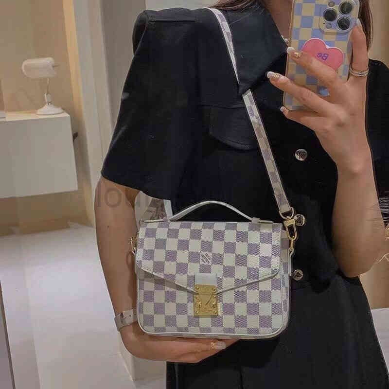 

Designer L Vs Messenger Bag Man Woman New Popular Female Fashion Brands Vintage Pu Postman Bag Versatile Premium Lvp Bag L5.9in W1.9in H7.8in, 11111