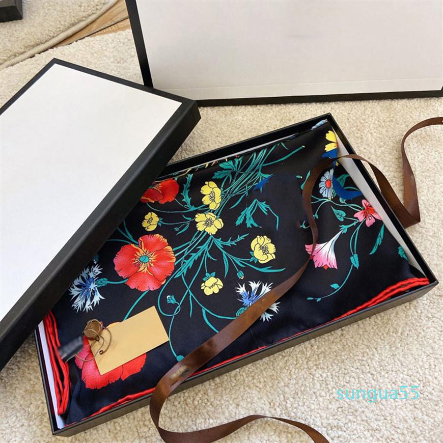

Designer High Quatity Spring And Summer Twill Silk Scarves Square Scarfs For Women Fashion Sunscreen Towel Lapel Head Scarf Plaid 304S