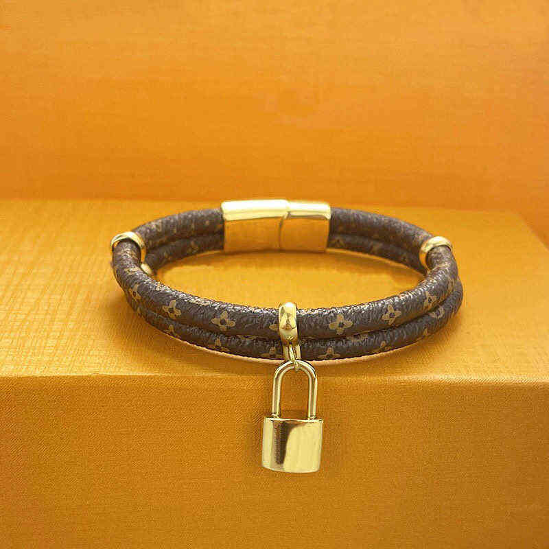 

Fashion Magnet Lock Leather Bracelets Unisex letter lover Charm Bracelet classic designer jewelry Gift