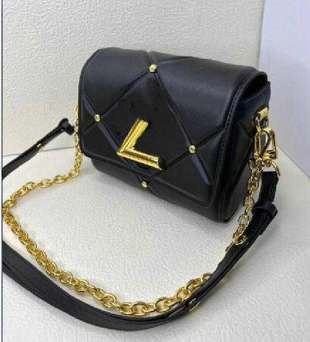 

designer Leather Women chain Shoulder Bag Lock Flap Handbag 2023Calfskin Denim Crossbody Bag, Black