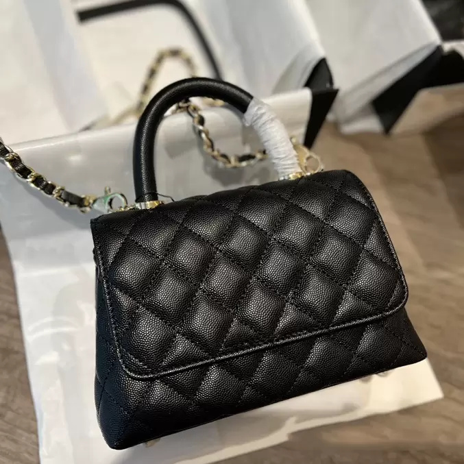 19C Mini Selzburg Caviar Quilted Totes Bag Premium Light Gold Metal Hardware Chain Co Handle Ladies Shoulder Crossbody French Designer Luxury Clutch