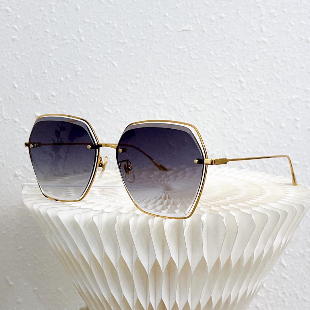 

Sunglasses For Women Men Summer 1069 Style Anti-Ultraviolet Retro Plate Square Full Frame Fashion Eyeglasses Random Box