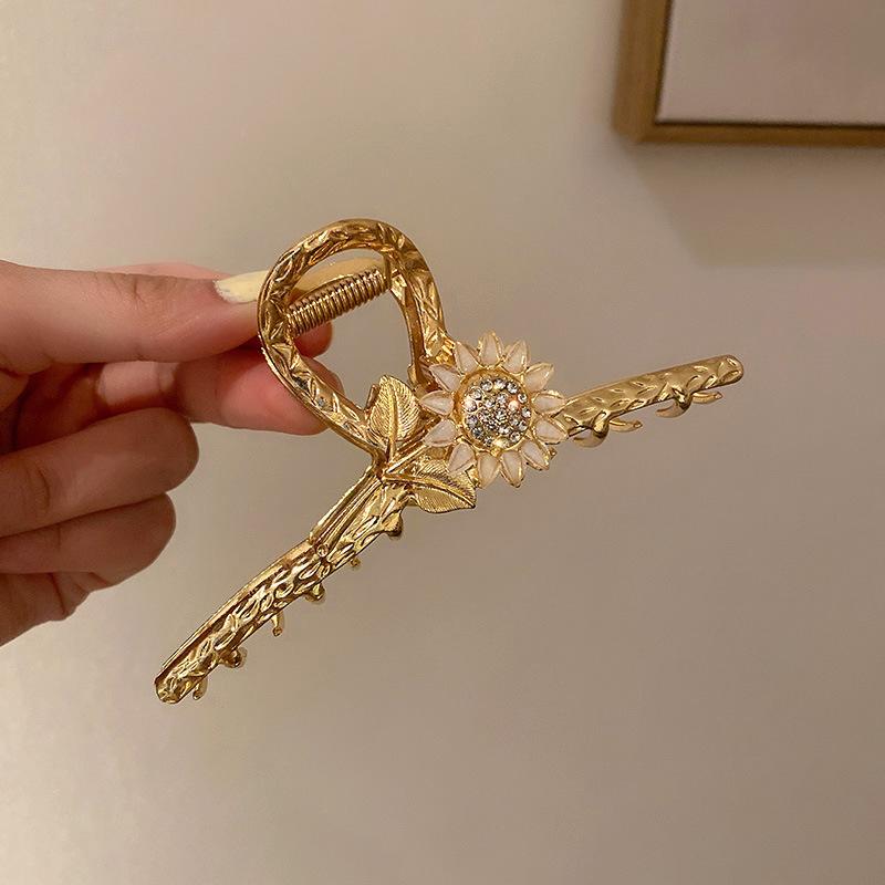 

Hair Clips & Barrettes Fashion Simulated Pearls Alloy Triangle Claw Makeup Styling For Women AccessoriesHair