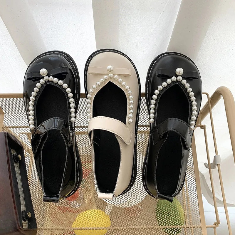 

Sepatu Mary Jane Platform Mutiara Retro Desainer Sepatu Flat Hak Rendah Kulit Hitam Putih Lolita untuk Wanita Sepatu Chunky Lucu 220614, Bight black