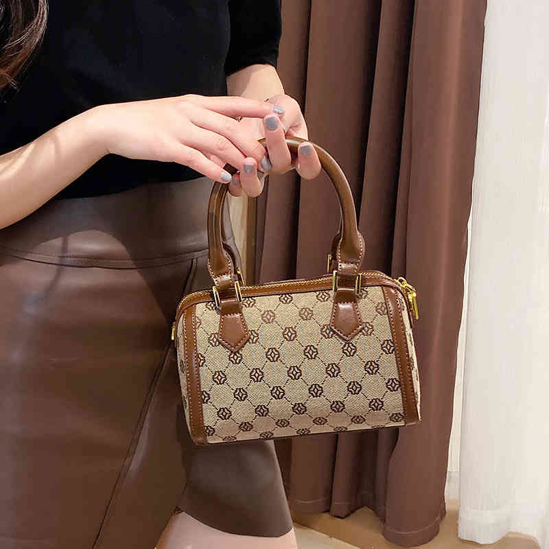

Purses sale New women's bag 2022 printed hand pillow Mini Bag oblique cross live broadcast, Black