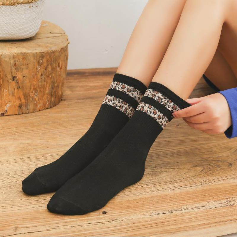 

Socks & Hosiery Women Cotton Seamless Leopard Sock Soft Skin-friendly High Quality Sleeping Middle Tube Winter BANNIROUSocks, White-1
