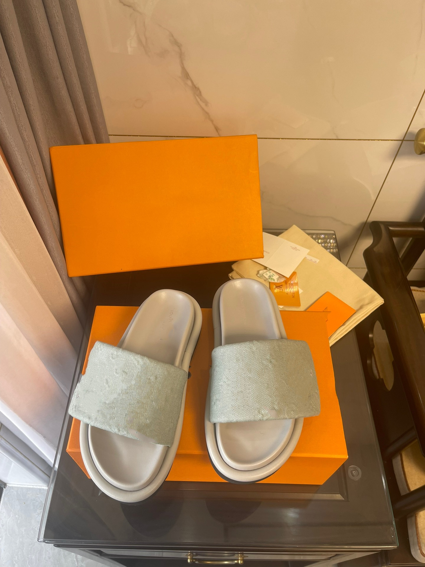 

Multi-Color Unisex Slides: Stylish, Comfortable Footwear for Summer, 01