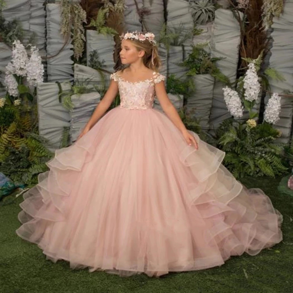 Розовый от плеча с мячом платья принца цветочные девушки платья 2022 герб -поезда для девочек.