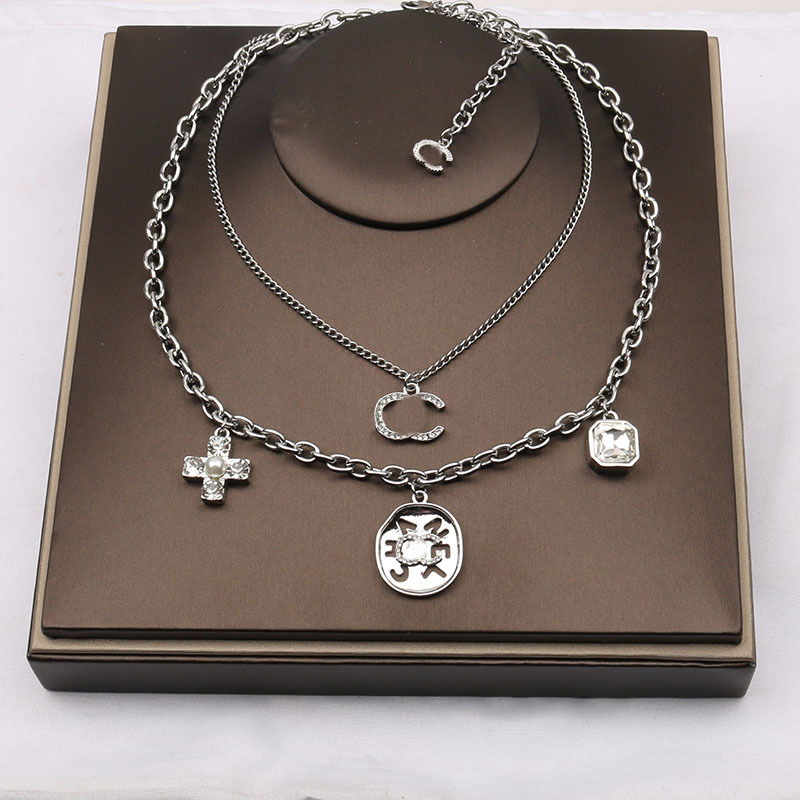 

4Style Luxury Designer Double-deck Letter Pendant Necklaces 18K Gold Plated Crysatl Rhinestone Pearl Sweater Necklace Women Wedding Party Jewerlry Accessories