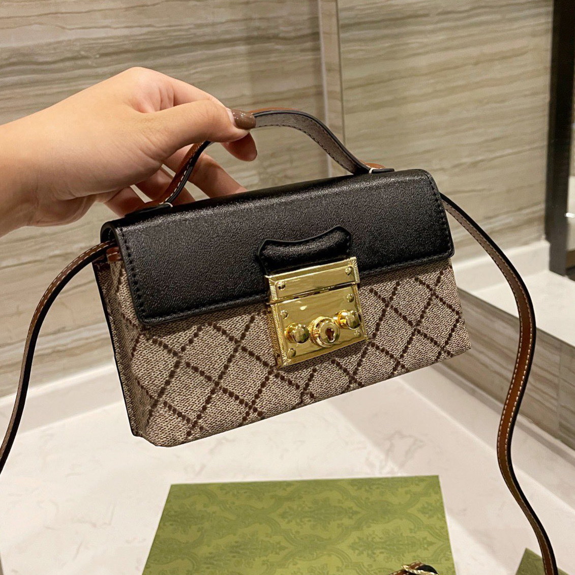 

Crossbody Tote bag lock Luxury Designer Brand Bags Fashion Shoulder Bags Handbags High Quality Women Letter Purse Phone Wallet Metallic, No bags