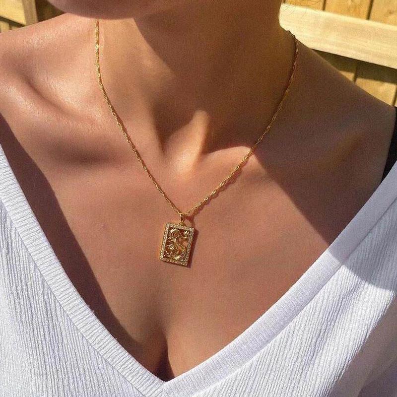 

Chokers Arrived Iced Out Bling 5A Cubic Zirconia Two Tone Color Dragon Pendant With Figaro Chain For Women Fashion NecklacesChokers