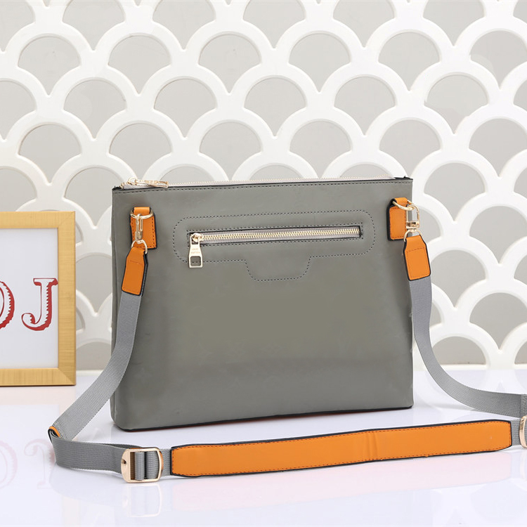 

Luxury Briefcase Shoulder Briefcases Designer Computer Bag Business Casual Men Ladies High Quality Messenger Bags, Black