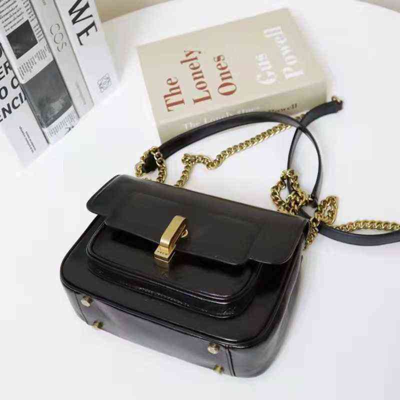 

Peco bag women's 846 P-shaped Series One Shoulder Messenger wandering small cowhide soft chain square, Black