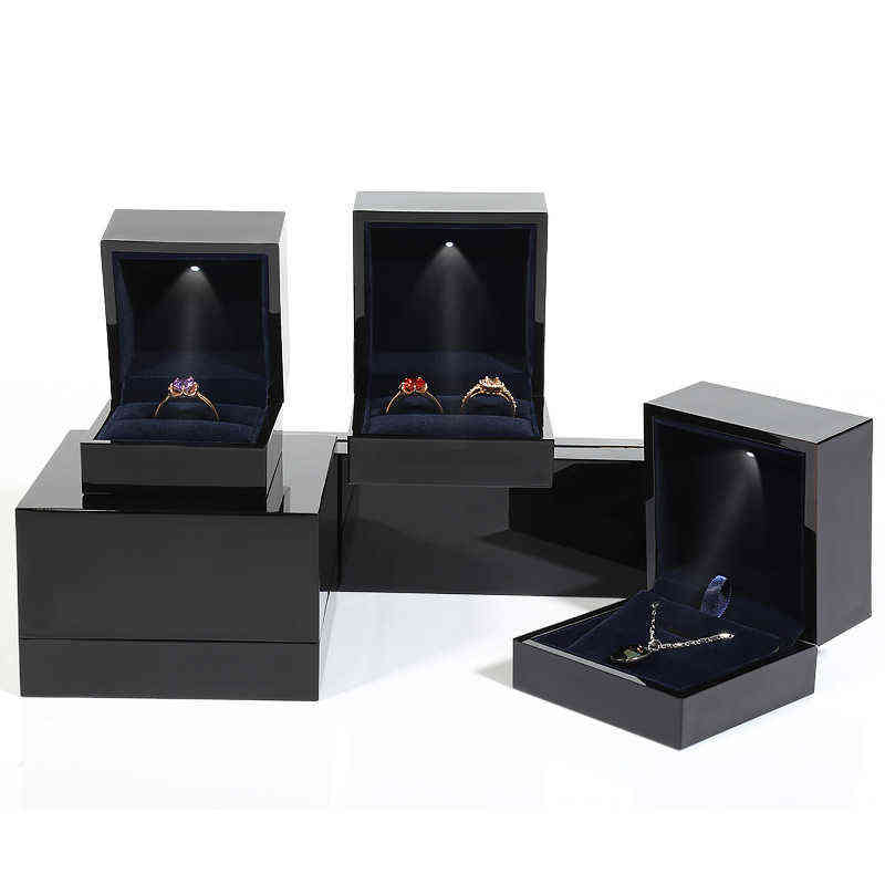 

High Gloss Lacquer Ring Pendant Box Brooch Black Square Plastic Jewellery Organizer Wedding Valentine Gift Storage Package Case H220505