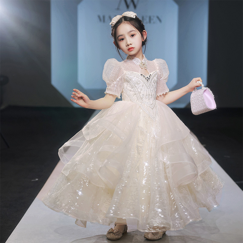 2022 robes de fille de fleur mignonnes pour le mariage spaghetti dentelle appliques florales jupes à plusieurs niveaux paillettes filles robe de
