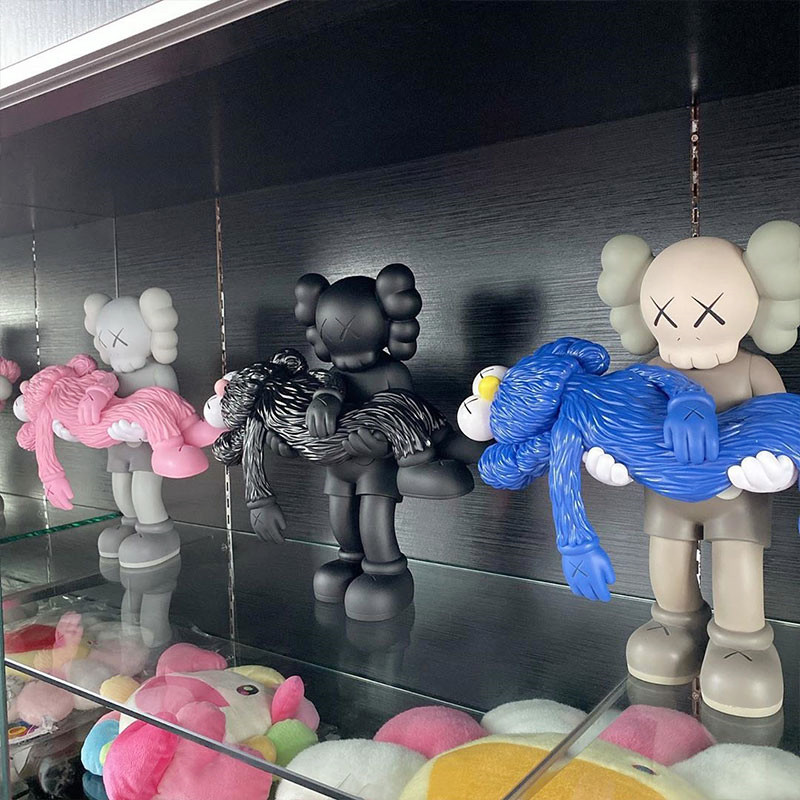 

Popular-salling Games 2KG 35CM The GONE Companion and princess held goalkeeper Figure With Original Box Action Figure model decorations toys