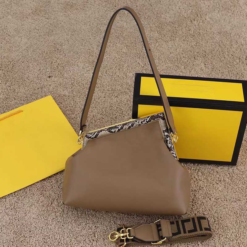 

first series trapezoidal clip bag F-shaped Buckle Women Shoulder Cross body Hobo Designer Luxury Handbags Lady Purses Messenger Bag clutch bagss, Light brown