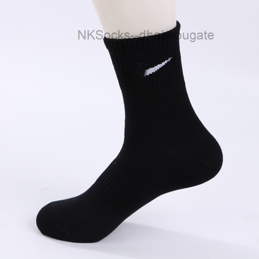 

Men's Fashion Socks Classic Hook Brand Combed Cotton Sweat Absorbing Breathable Medium Tube Sports Striped Solid Sock Casual Men Women Luxury Wear Sportsocks 49fy, Nk short tube white