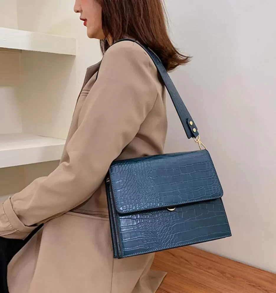 

Luxury Brand Female Tote bag 2021 Fashion New Quality Leather Womens Designer Handbag Crocodile pattern Shoulder Messenger Bag, Caramel colour 25 x 9 x 21 cm