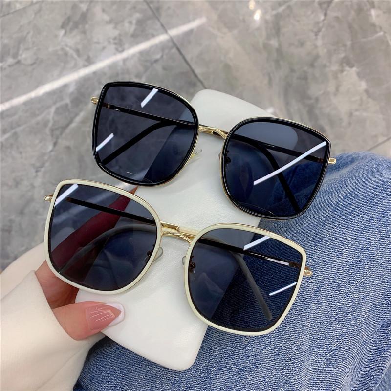 

Sunglasses Fashion Unisex Oversized Square Frame Black White Sun Glasses Anti-radiation Women Man GafasSunglasses