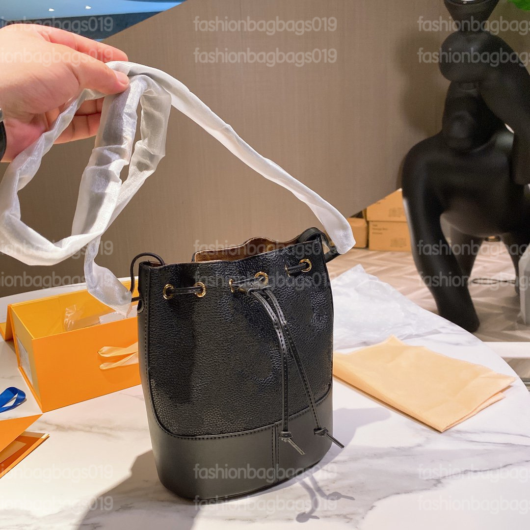 

Womens NEONOE Bucket Bag Monograms Flowers Leather Fashionable Versatile Bag Black White Cross-body Tote Shoulder Neo Noe Luxurys Designers Bags