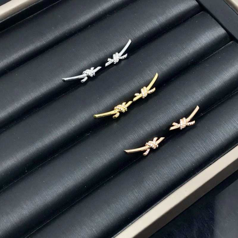 

Europe America Fashion Lady Women Brass Engraved T Letter Setting Diamond 18k Gold Plated X-shaped Knot Stud Earrings