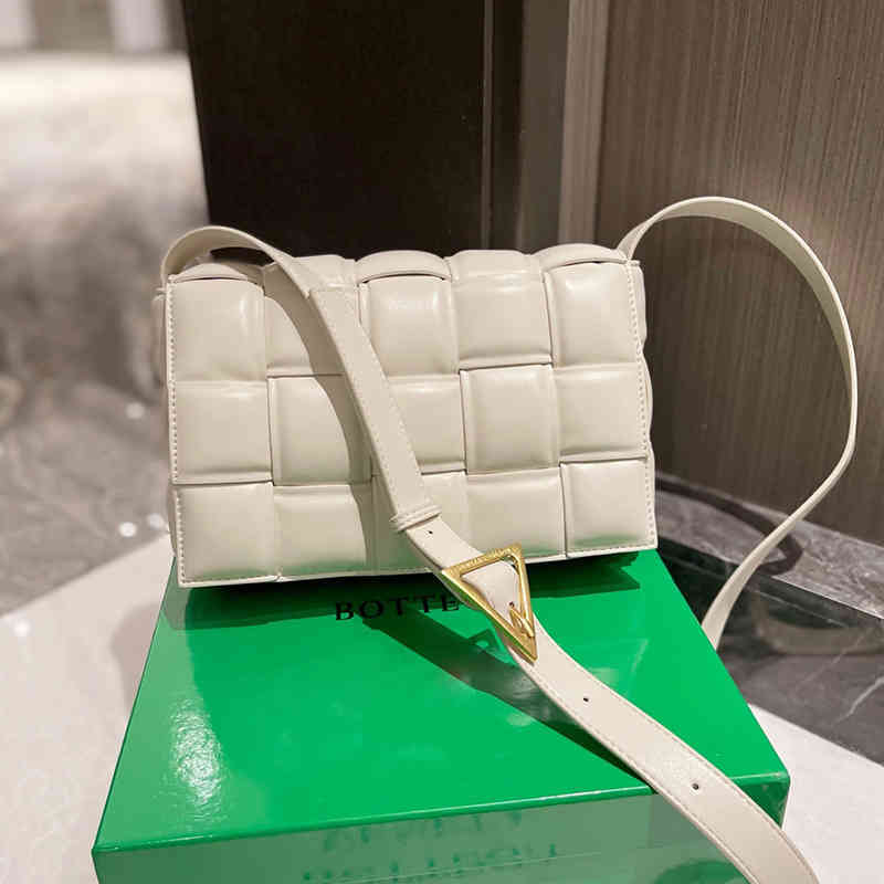 

Designer Venetasss B0ttegass Luxury 2022 Hands cassette cowhide woven tofu Single Shoulder Messenger Bag Leather pillow small square bag female, Black