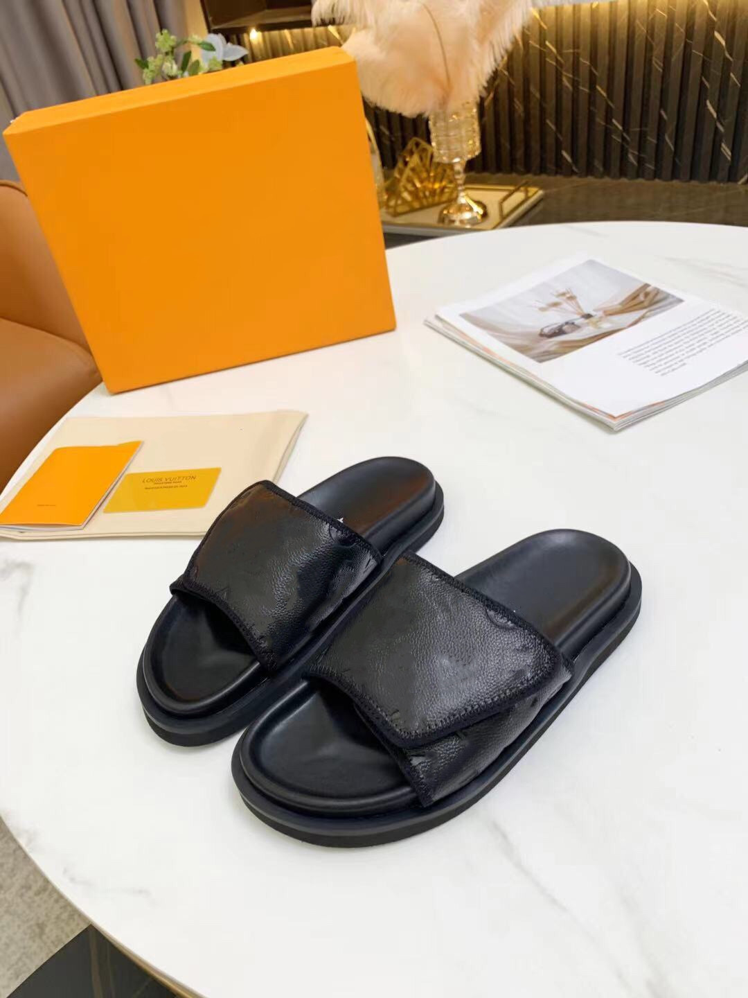 

Designer Comfortable Slide Luxury Slippers Pillow Comfort Velcro Mules Letter Printing Thick Bottom Women Men slipper Casual Style Cowhide louiseity viutonity