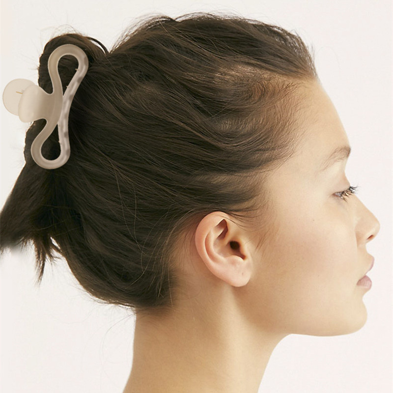 

Square Curve Eight Oblique Triangle Shape Hair Clips Clamp Women Fog Face Large Size Plastic Ponytail Hair Claws Lady Hollow Out Candy Color Scrunchies Hairpins