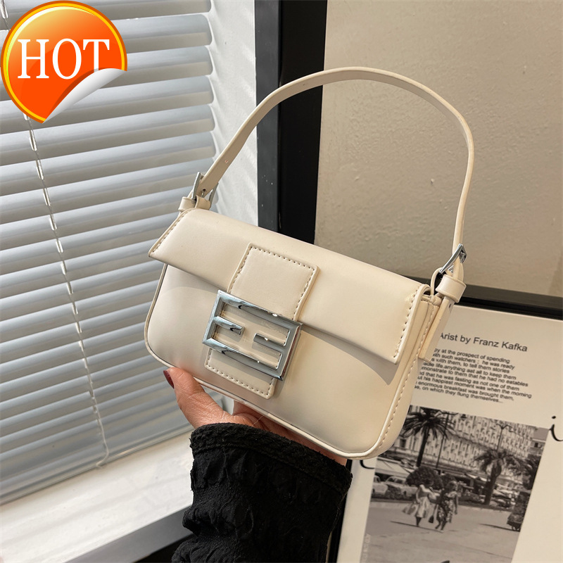 

Factory Direct Sales Handbag Women's 2022 New Simple Messenger Texture Fashion Small Chain Ladies Crossbody Bags, Black