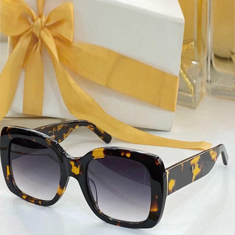 

Top trending mens and womens EMPREINTE SQUARE SUNGLASSES faceted rims add extra drama while decorative hinged initials ensure an elegant finish with original box