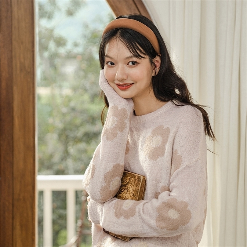 

INMAN Autumn Arrival Sweet Flower Jacquard O-neck Pullover Loose Women Sweater 201203, Light yellow
