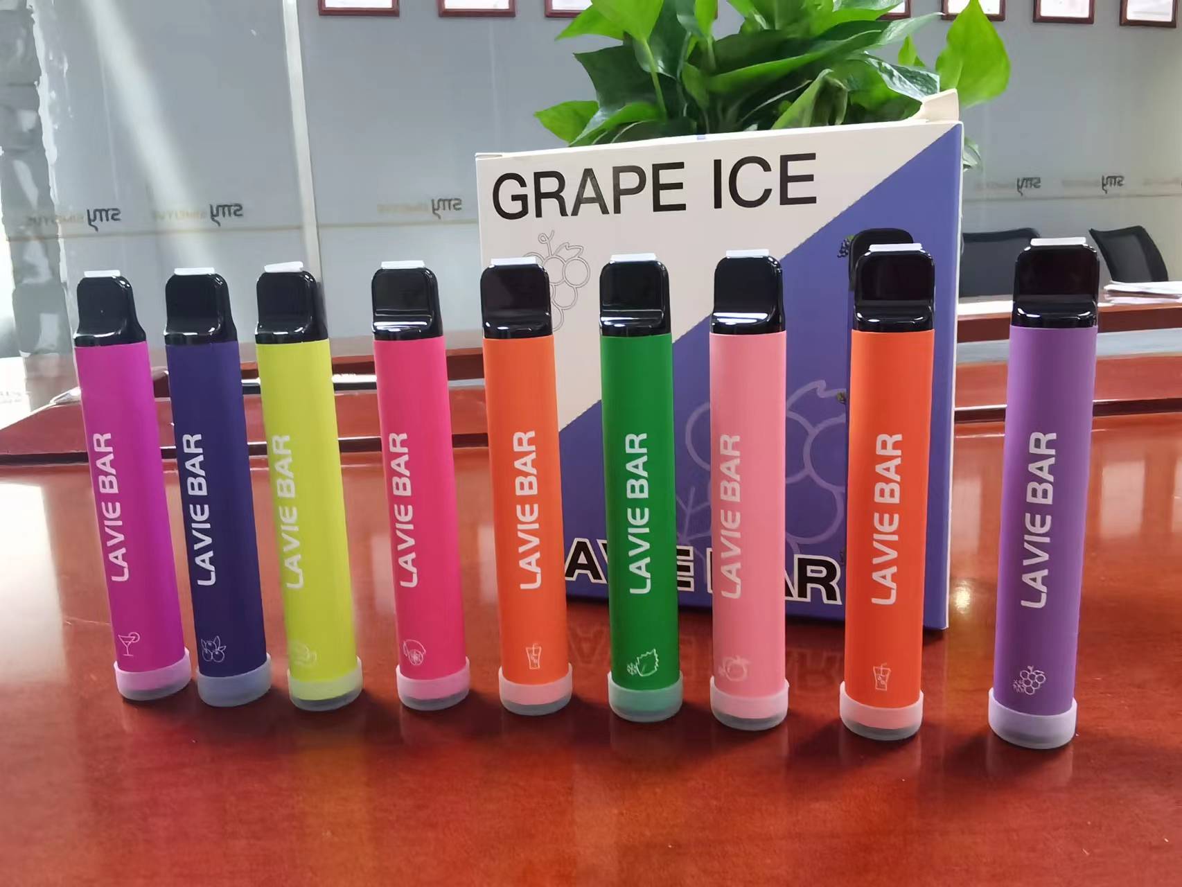 

Disposable Vape Electronic Cigarette Wholesale Lavie Bar E-cigs 800 Puffs Popular Fruit color 0% 2% Salt Disposable Vaporizer Pen TPD ODM/OEM Accept