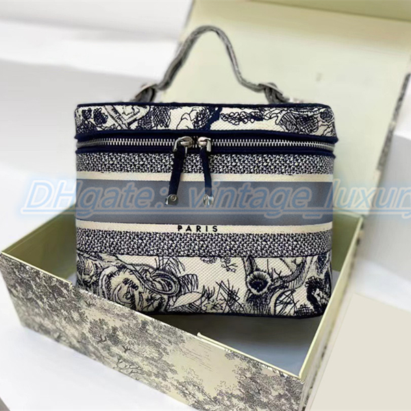 

Luxury Retro nylon wash cosmetic makeup toiletry bag embroidery handbag designer Clutch handbags Women mens totes with Shoulder strap Bags CrossBody Purse wallets, Carton