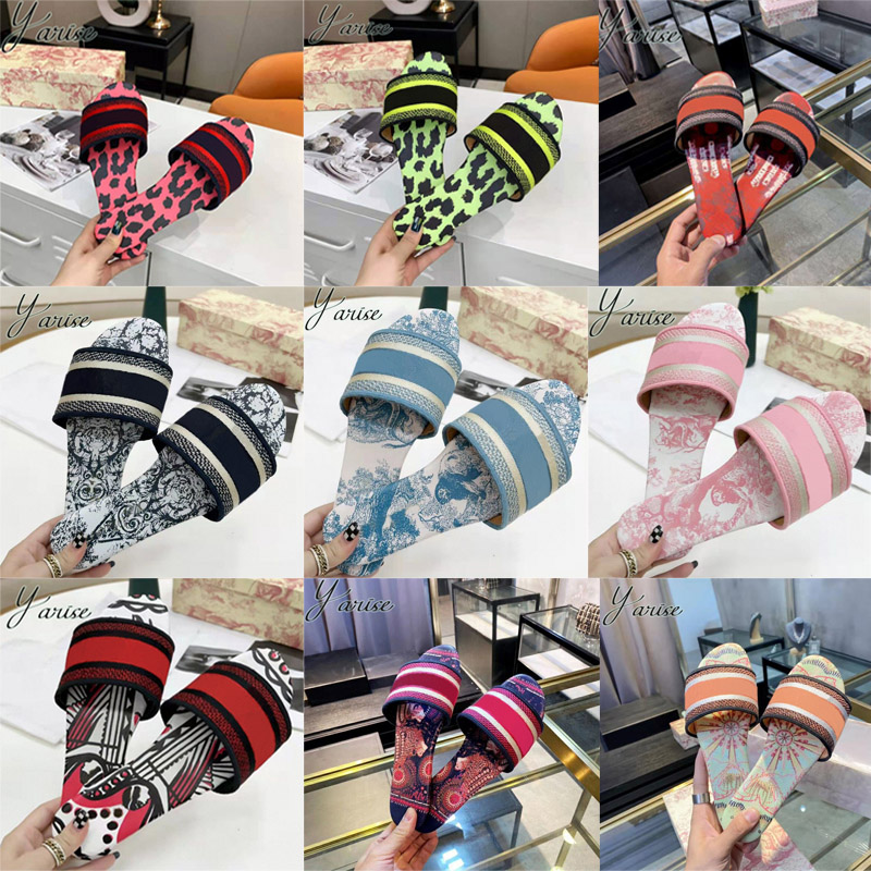 

2022 New Fashion Women Slippers Embroidery Jacquard Cotton Fbric Beach Slides Casual Flip Flops Open Toe Soft Soled Female Flat Sandals Shoes Without Box Size 34-42, Extra shipping cost