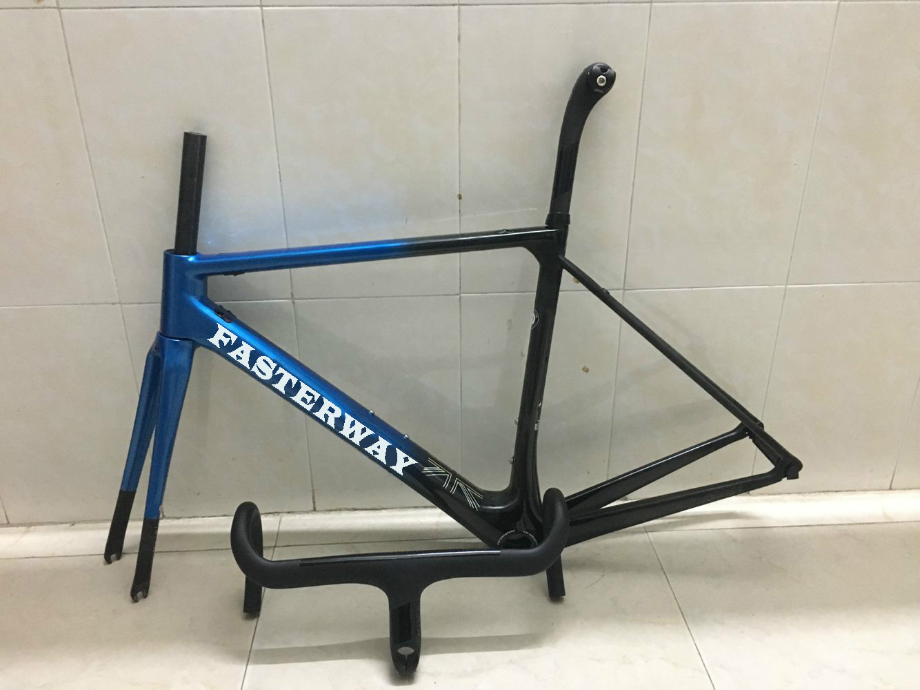 

O2 BB79 Carbon Frame Cycling Bicycle Frames Road Bike Parts Internal Line Frameset 700C T1000 Frame With Fork Colors, Color 3
