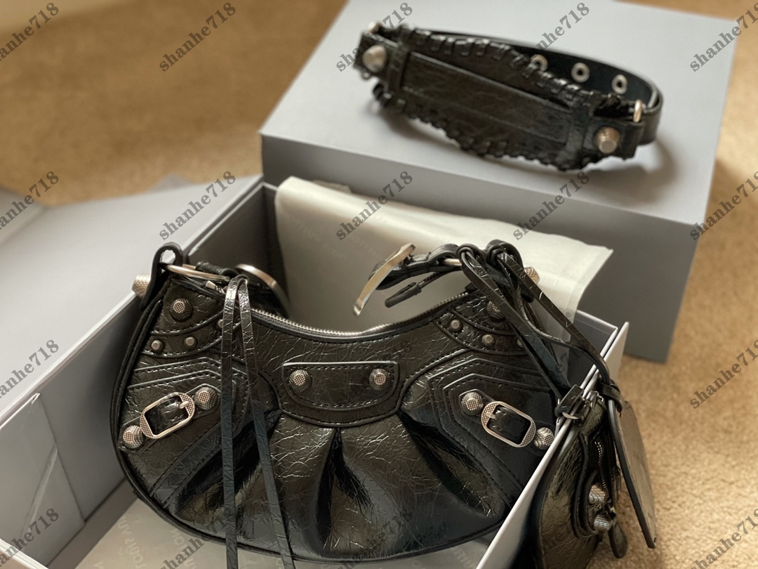 

Designer Le Cagole Rivet Motorcycle Bag Real Leather Women Shoulder Crossbody Bags Luxury Lady Handbags Hobo Underarm Purses Clutch Wallets, Bubble paper package