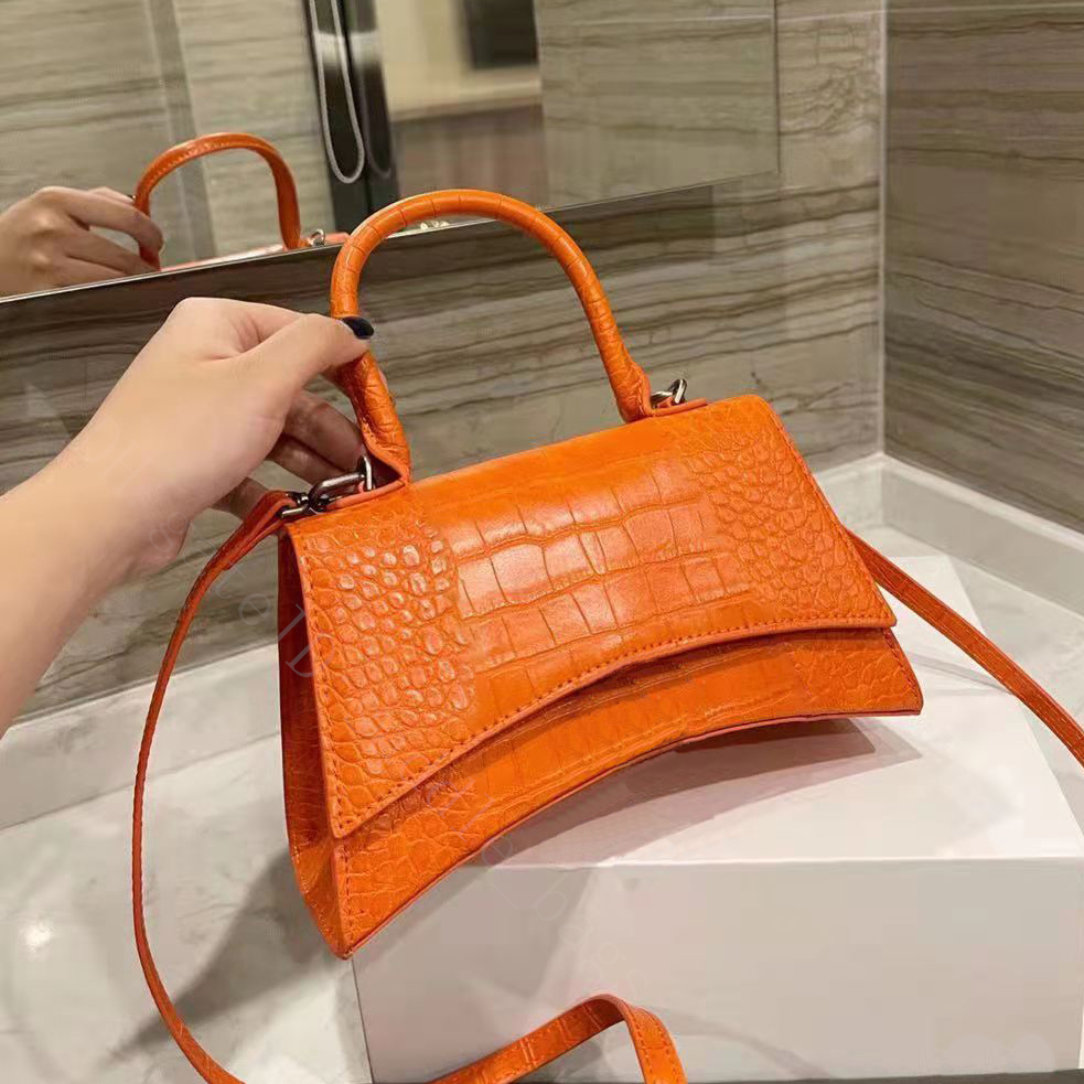 

2022 ss Top quality luxury Designer Wallet hot bag cross body shoulder purse half moon fashion lady shopping handbag women Letter popular hot totes pillow practical, Color q
