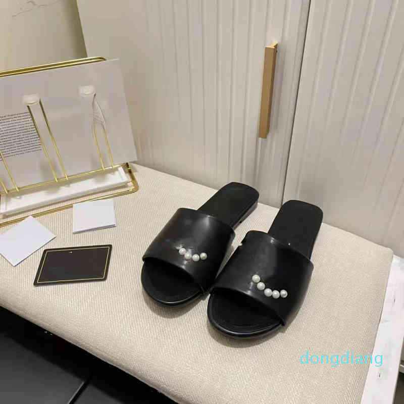 

2022 summer new Pearl casual and versatile flat bottom flip flops for women, Black