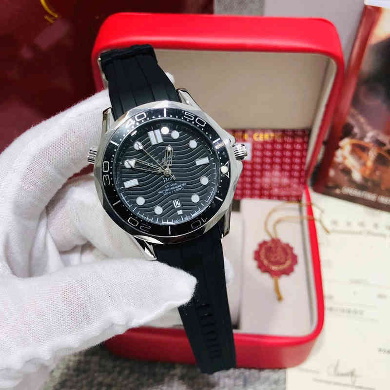 fashion watches for mens montre diamond movement Luxury designer Watch Fashion Women's Men's watch 4XPU