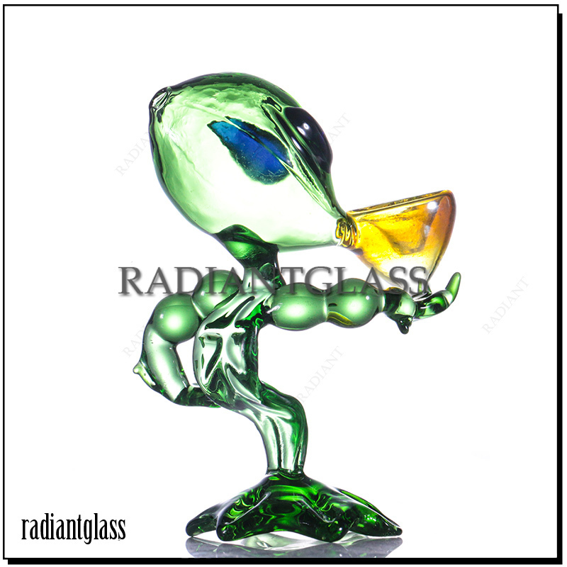 

alien glass pipes glass smoking pipe saucer man novelty hand pipes can mix color wholesale china manufactory heavey pipes GP068