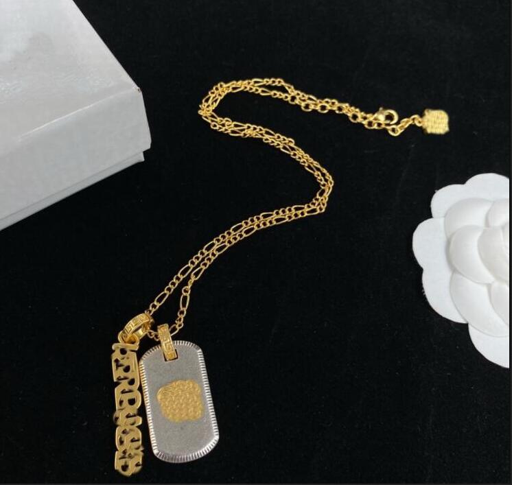 

Luxurious Jewelry Designed Shiny letter Rectangle Pendants chain necklace Banshee Medusa portrait necklaces