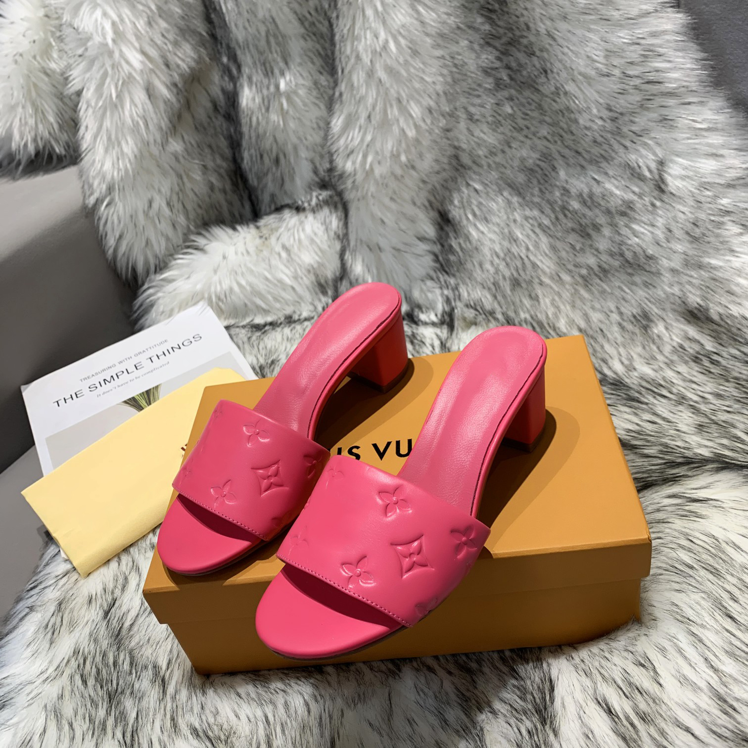 

Slippers 2022 Hot Revival Flat Mule Leather Women Sandals Fashion Beach Shoes Slingback Slippers Size35-44, Color 12