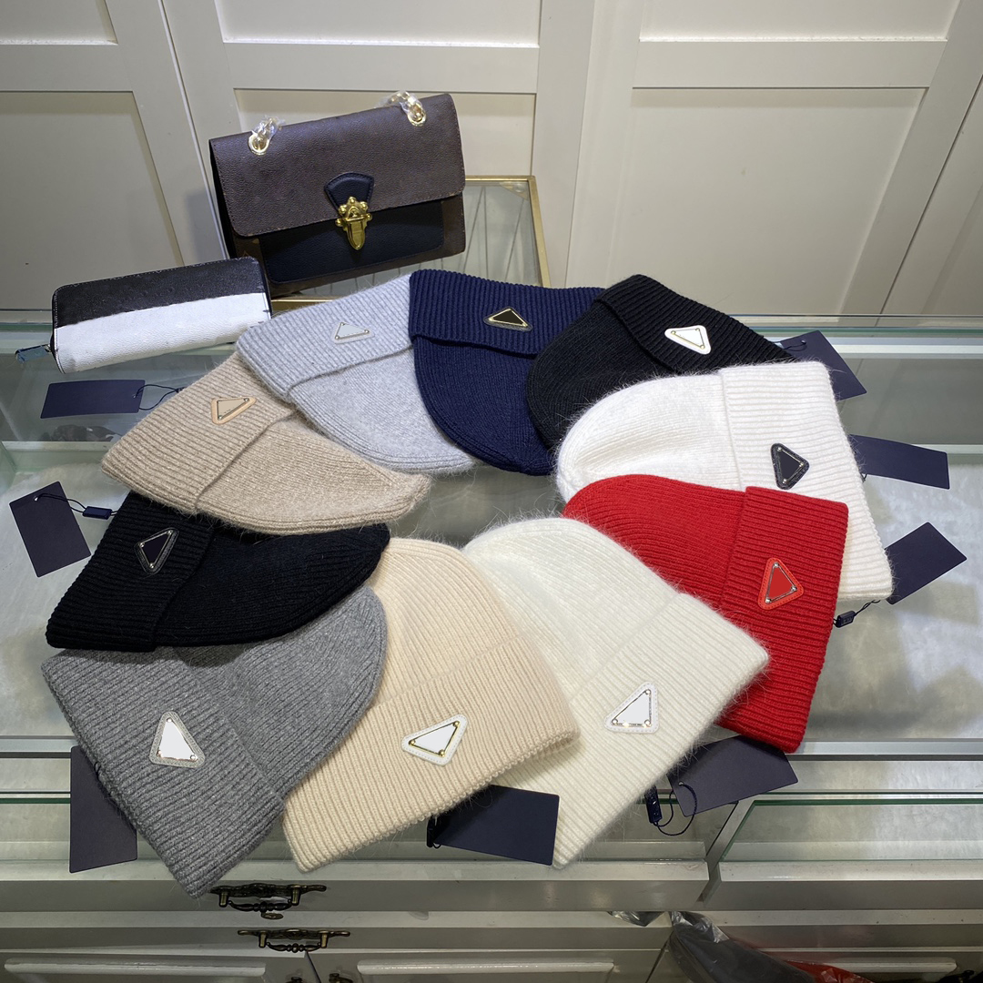 

New Winter unisex beanies Hats France Jacket brands men fashion knitted hat classical sports skull caps man women casual outdoor cap, White