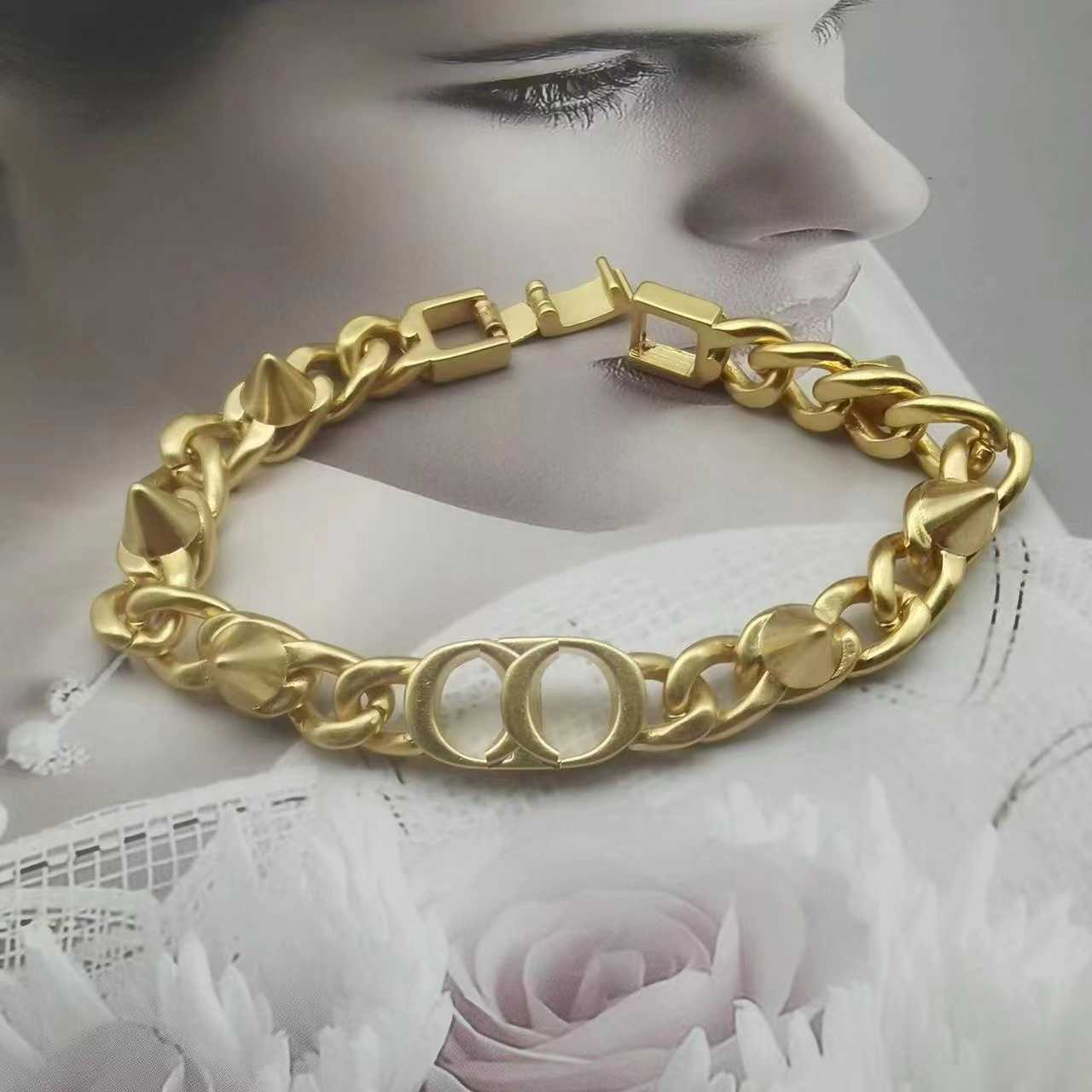 

Classic Designer Jewelry Ladies Punk Necklace Bracele tChokers High Quality Pure Copper Material Couple Wedding Birthday Gift