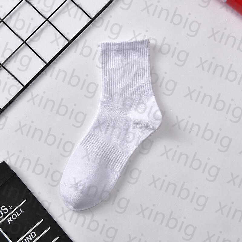

Men socks Women High Quality Cotton classic Ankle Letter Breathable black and white mixing Football basketball Sports Sock GOOD 5 E079, Short length white