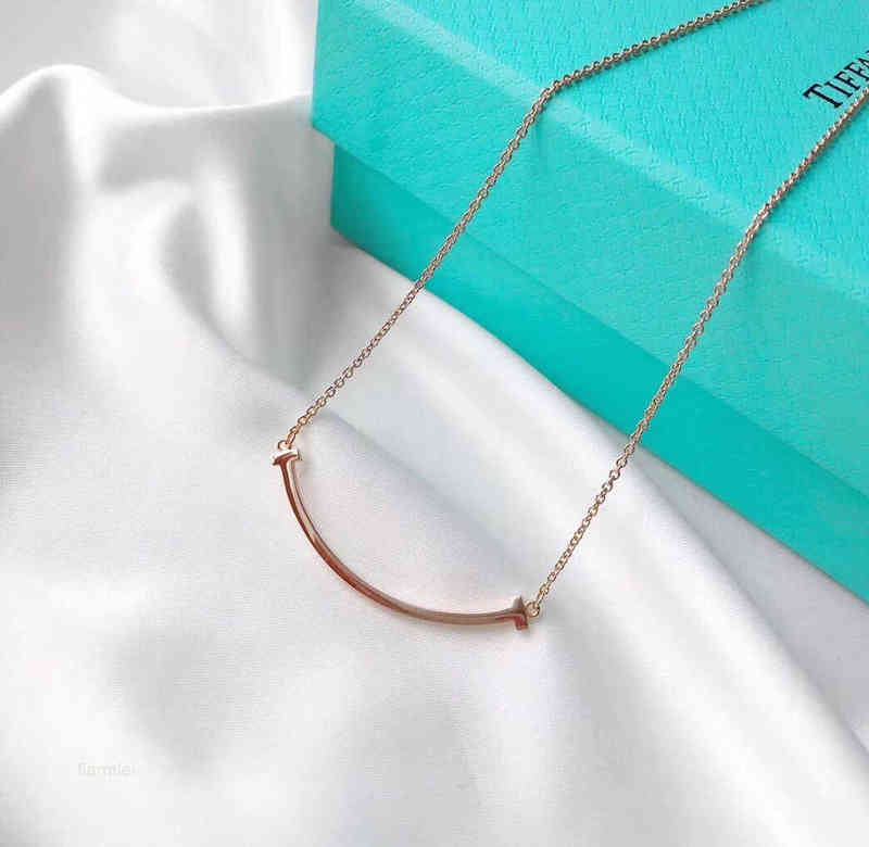 

OU2I Seiko version t family smooth smile Necklace female 18k rose gold Mini medium and small clavicle chain smiling face with Diamond